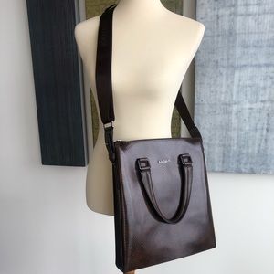 New Kaiser Crossbody bag